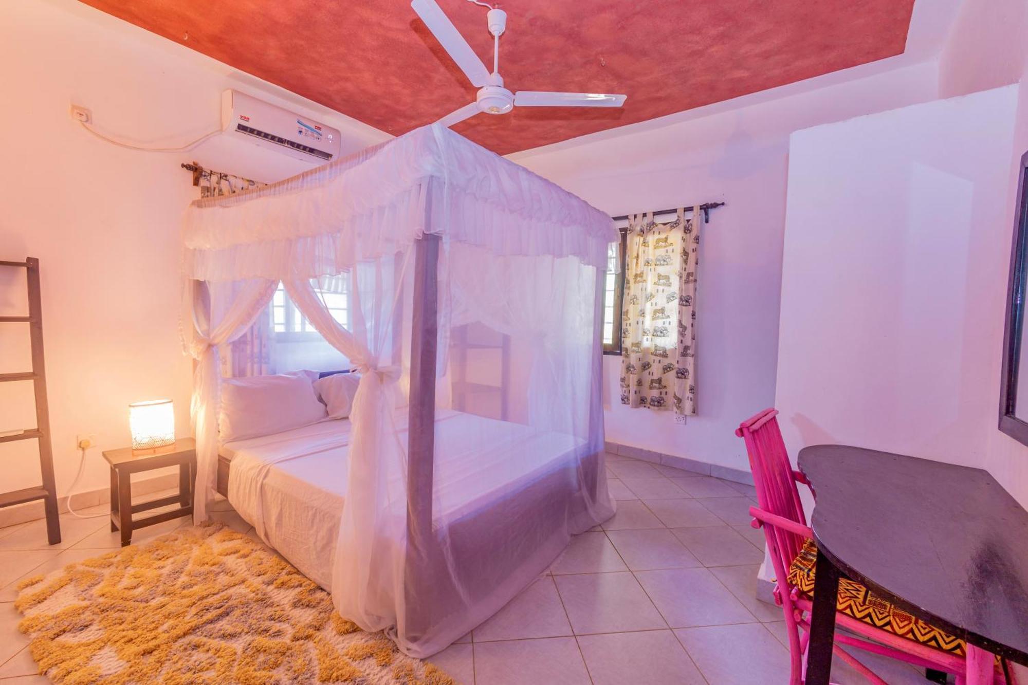 Villas Dora And Holly Diani Beach Exteriér fotografie