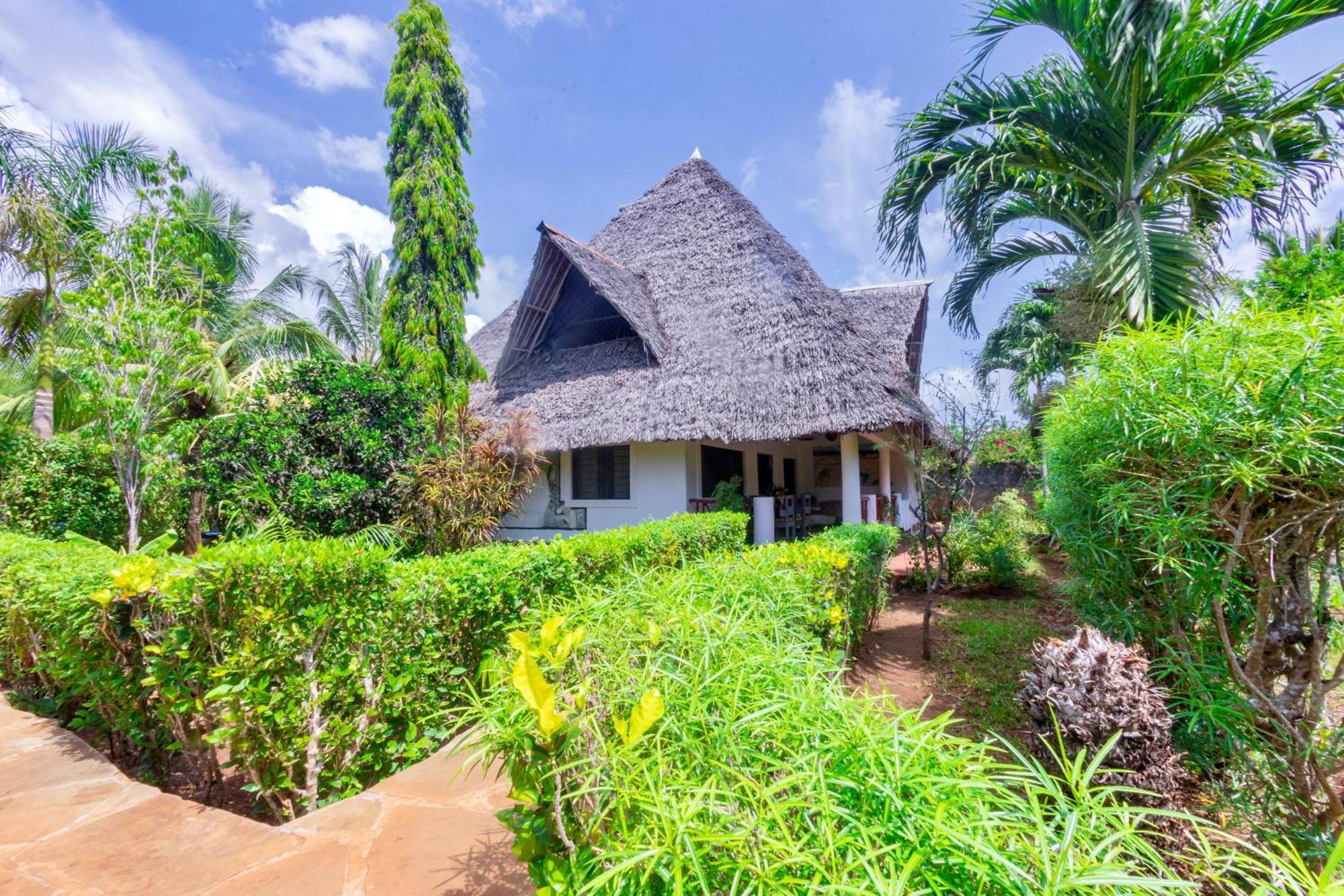 Villas Dora And Holly Diani Beach Exteriér fotografie